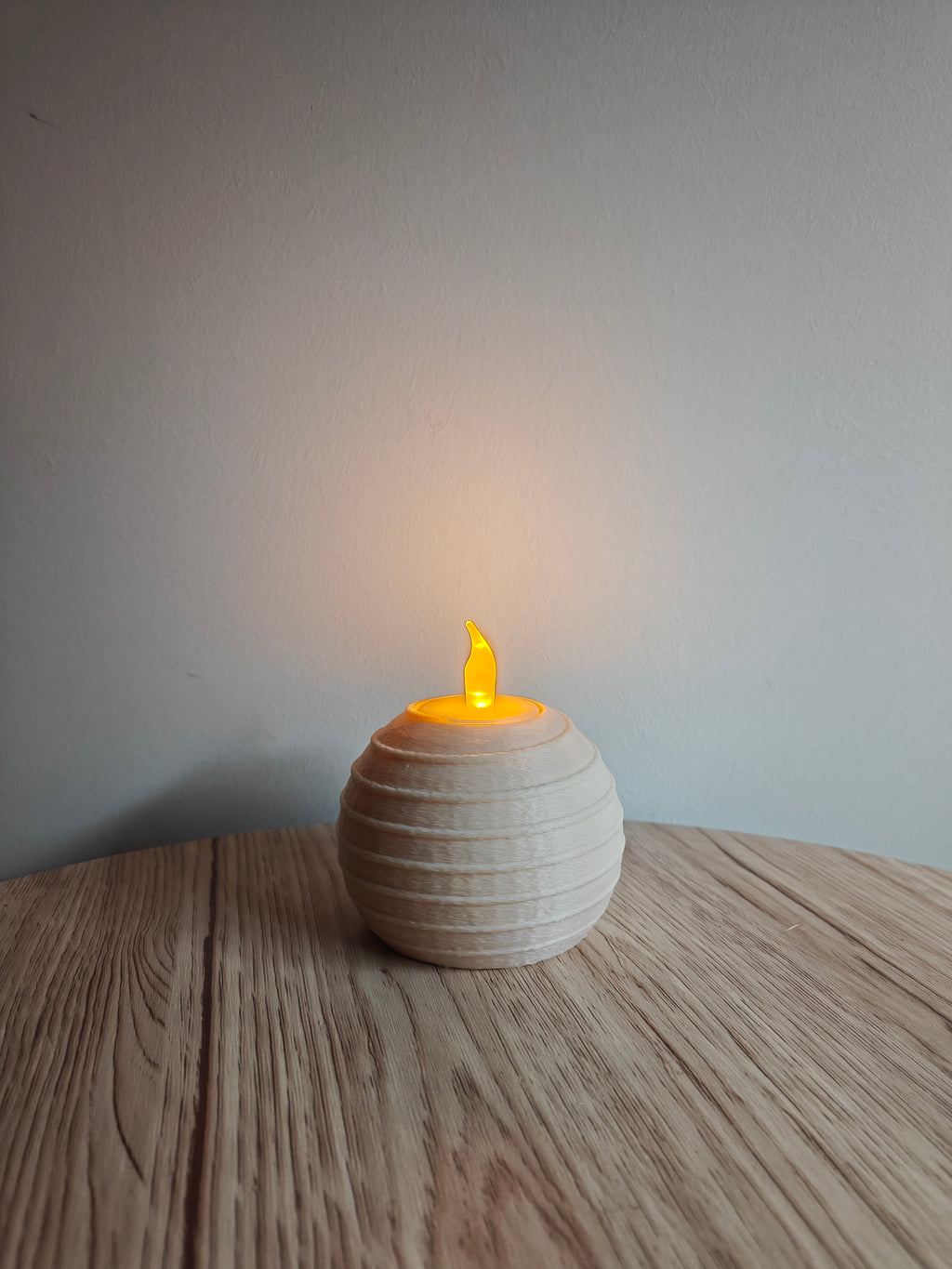 Tealight holder