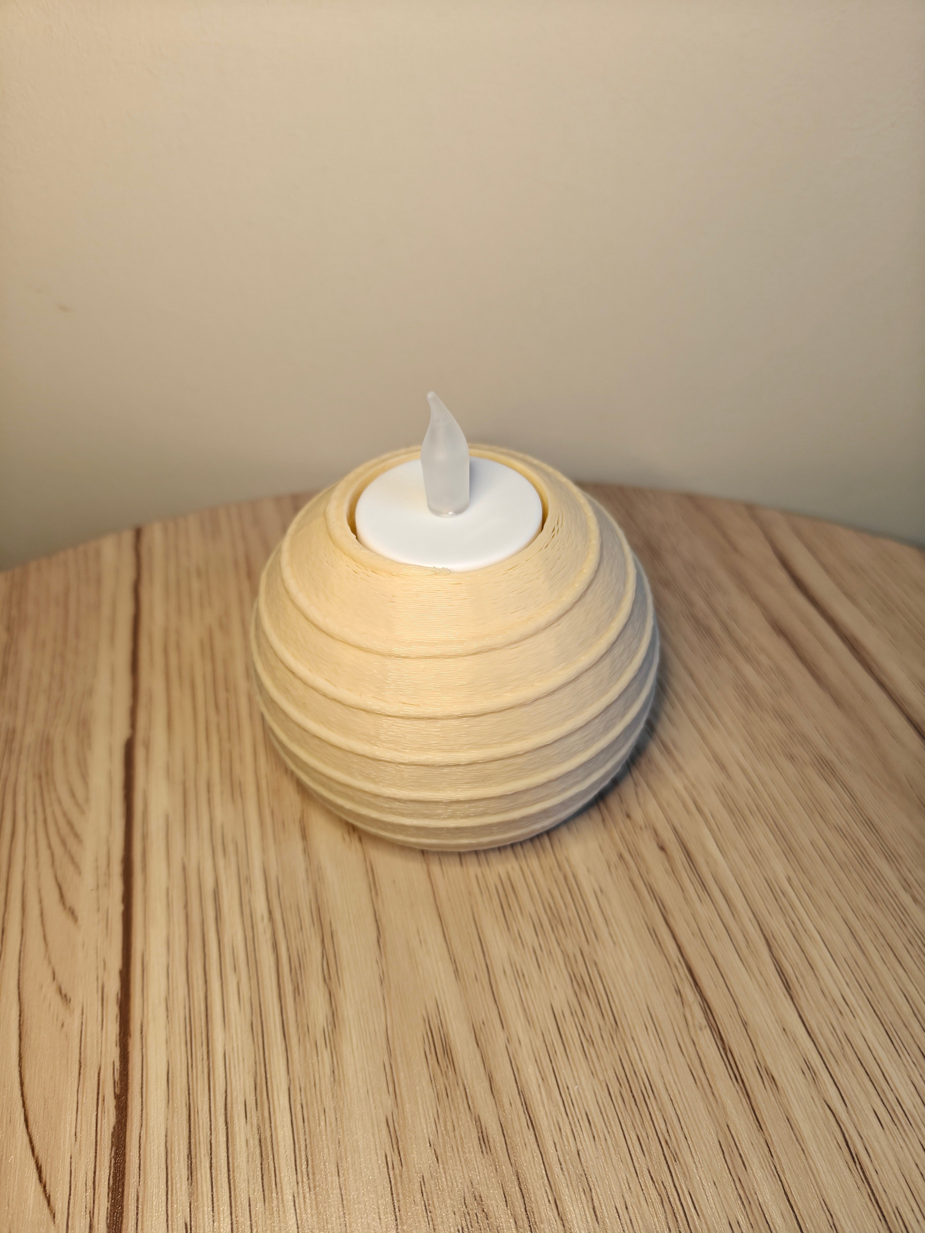 Tealight holder